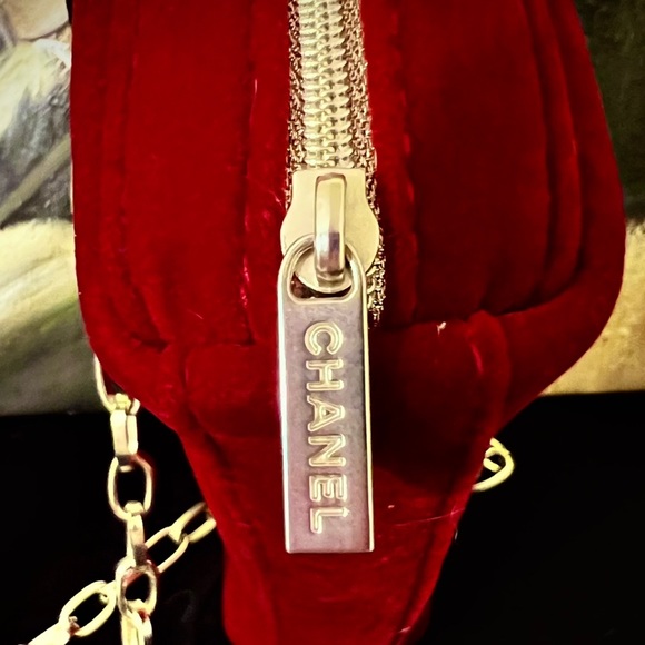 SOLD!!!! Chanel red make up bag converted into an evening bag. - Picture 6 of 11